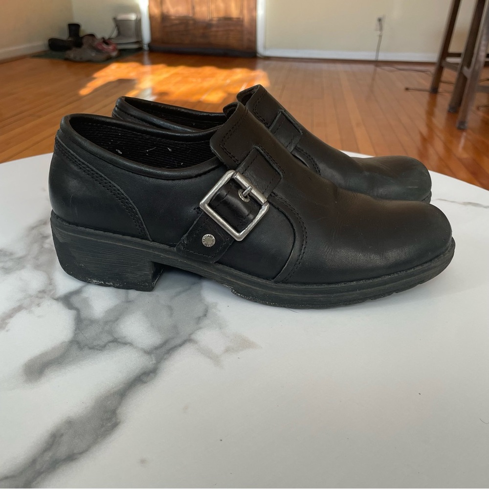 Vintage Black Leather Buckle Loafers